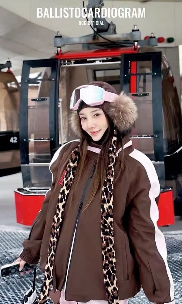 棕粉撞色滑雪服 + 小猫印花雪裤套装