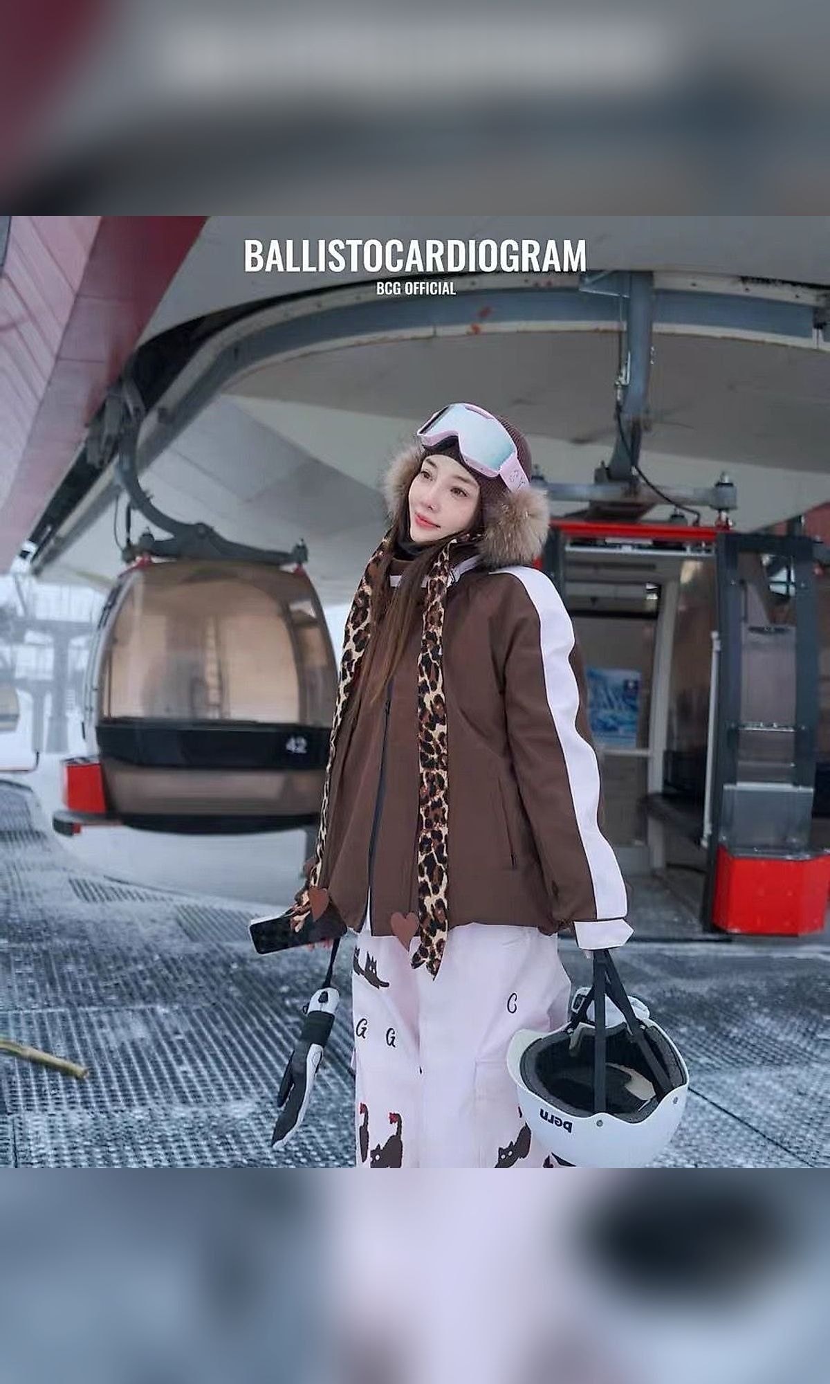 棕粉撞色滑雪服 + 小猫印花雪裤套装（2/6）