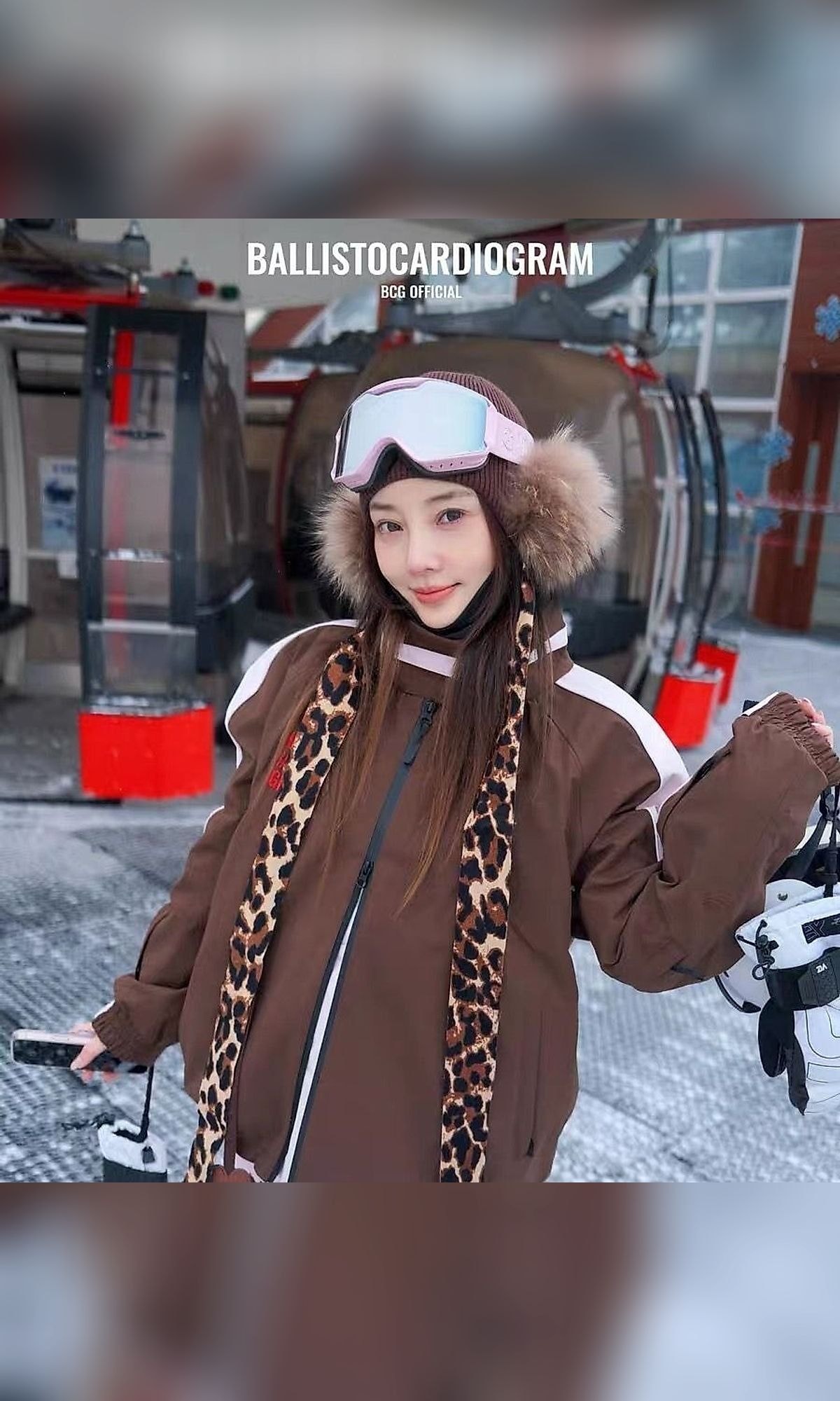 棕粉撞色滑雪服 + 小猫印花雪裤套装（3/6）